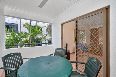 Royal Palm Villas - Holiday Cairns 3