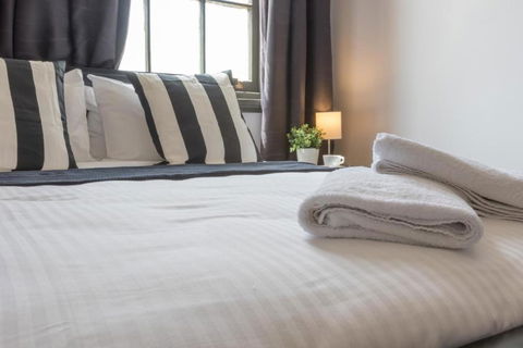 Royal Hotel Ryde - Holiday Cairns 1