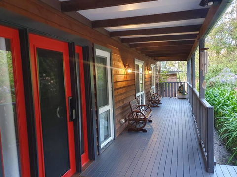 Rustic Queen Of Leura - Holiday Cairns 3