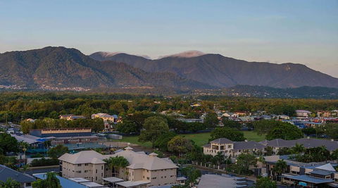 Rydges Esplanade Resort Cairns - Holiday Cairns 1