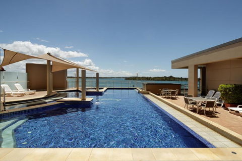 Rydges Hotel Port Macquarie - Holiday Cairns 0