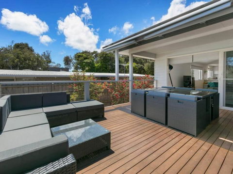 RYE/BLAIRGOWRIE FAMILY ENTERTAINER.. - Holiday Cairns 0