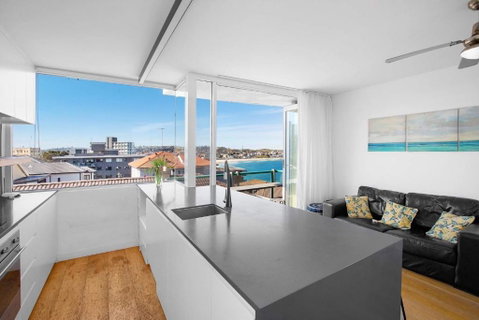 S16S - Bondi Vistas - Holiday Cairns 0