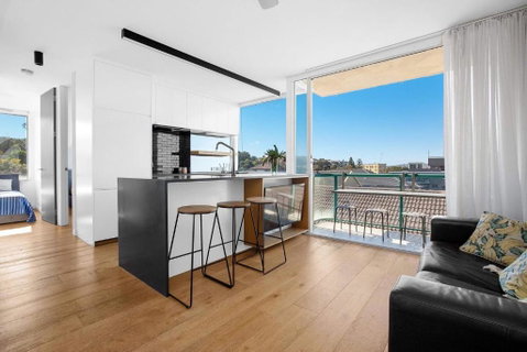 S16S - Bondi Vistas - Holiday Cairns 1