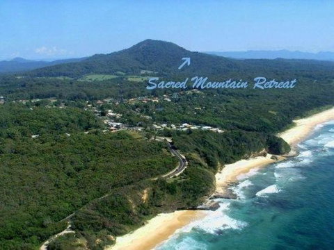Sacred Mountain Retreat - Holiday Cairns 1