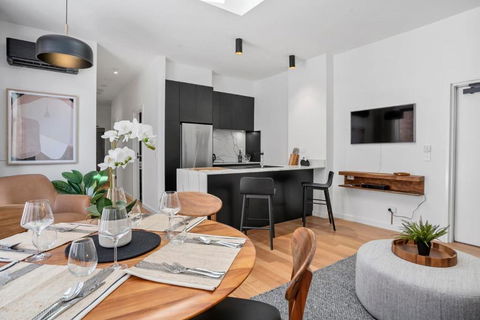 Sanctuary At Saddlers - Where Rustic Meets Refined - Holiday Cairns 3