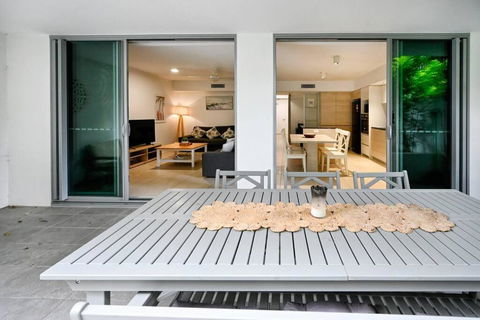 Saffire Seaside Serenity - Holiday Cairns 1