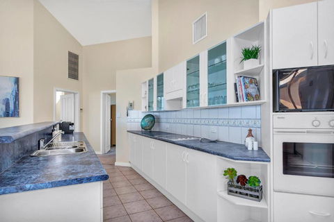 Sail Away - Aldinga Beach - C21 SouthCoast Holidays - Holiday Cairns 2