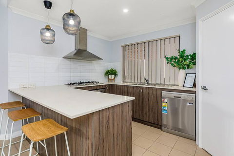 Saint James Hidden Gem! - Holiday Cairns 1