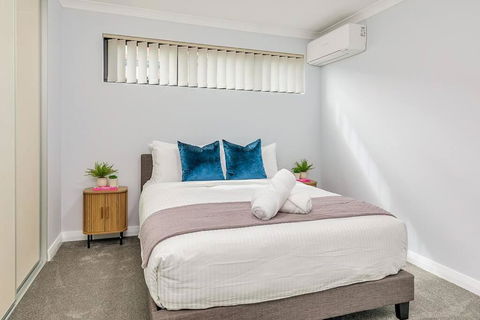 Saint James Hidden Gem! - Holiday Cairns 2