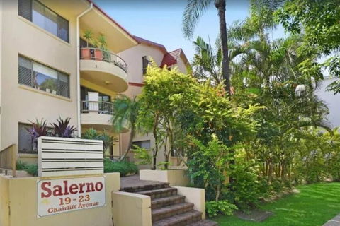 Salerno - Hosted By Burleigh Letting - Holiday Cairns 1