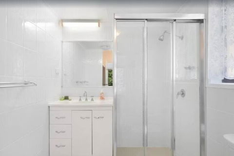 Salerno - Hosted By Burleigh Letting - Holiday Cairns 3
