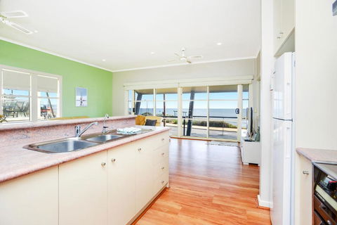 Salt - Aldinga Beach - C21 SouthCoast Holidays - Holiday Cairns 3