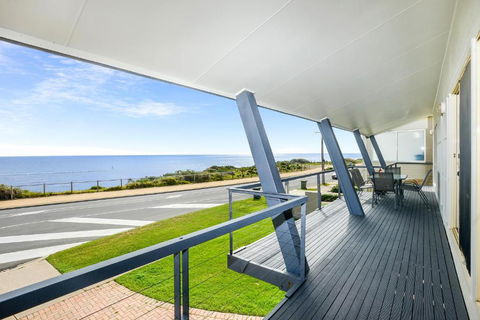 Salt - Aldinga Beach - C21 SouthCoast Holidays - Holiday Cairns 1