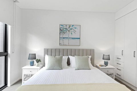 Saltwater Escape - Contemporary Seaside Stunner - Holiday Cairns 2