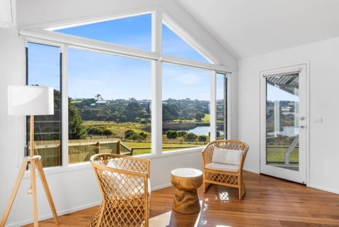 SALTWATER HOUSE - Opposite The Beach And Views Over The Lake! - Holiday Cairns 2