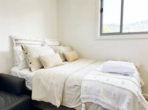 Saltwater Studio - Woonona - Holiday Cairns 2