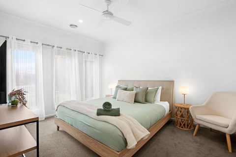 Salty Sage Beach House - Holiday Cairns 1