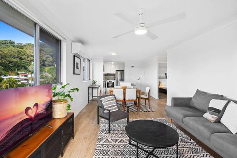 Salty Sea Breeze Apartment 500m To Waters Edge - Holiday Cairns 0