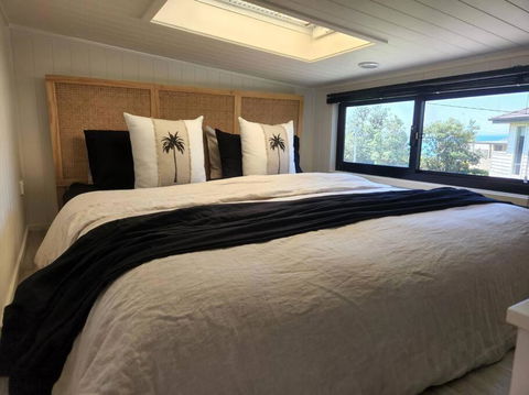 SALTY SOUL KIAMA - Tiny House By The Ocean - Holiday Cairns 1
