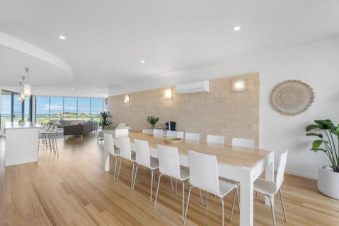 Samphire Middleton-Beach - BYO Linen - Wi-Fi-Luxury-Family - Holiday Cairns 1