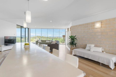 Samphire Middleton-Beach - BYO Linen - Wi-Fi-Luxury-Family - Holiday Cairns 3