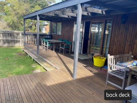 Sanders Beach House - Holiday Cairns 1