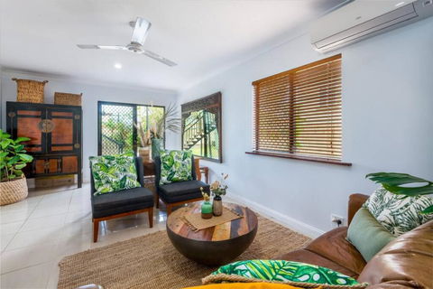 Savannah House - Holiday Cairns 1