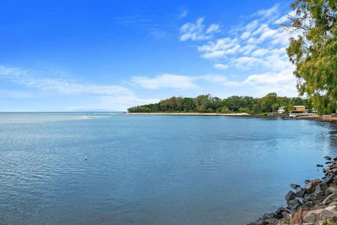 Sandbar On Moreton 5 Bedroom - Holiday Cairns 0