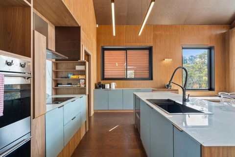 Sandbox House Luxury Architectural Retreat - Holiday Cairns 1