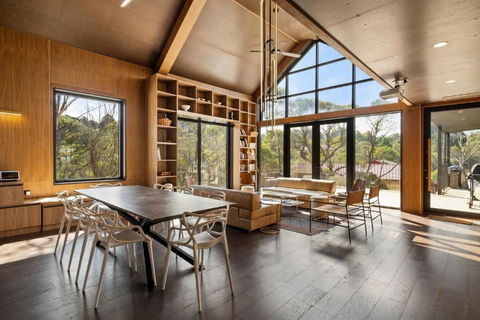 Sandbox House Luxury Architectural Retreat - Holiday Cairns 2