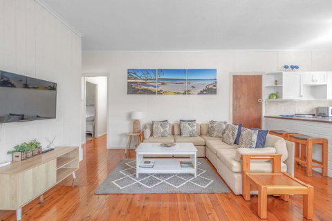 Sandlines At Hyams Beach - Holiday Cairns 0