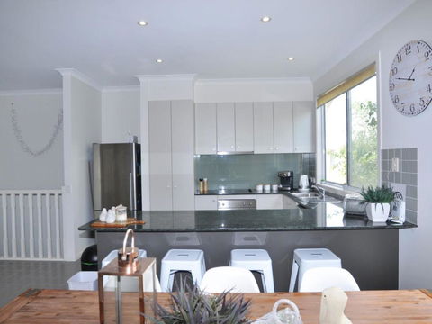 Sandpiper 3 - Close To Town And Beach - Holiday Cairns 2