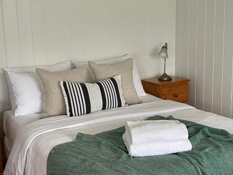 Sandpiper - Charming Beach Villa - Holiday Cairns 3