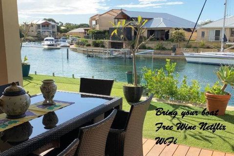 Sandpiper Island Tranquil Waterfront Views & Jetty - Holiday Cairns 0