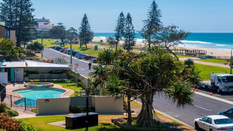Sandrift Beachfront Apartments - Holiday Cairns 1