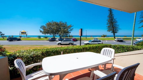 Sandrift Beachfront Apartments - Holiday Cairns 3