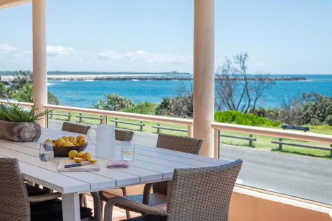 Sandrift One - Oceanstays - Holiday Cairns 0