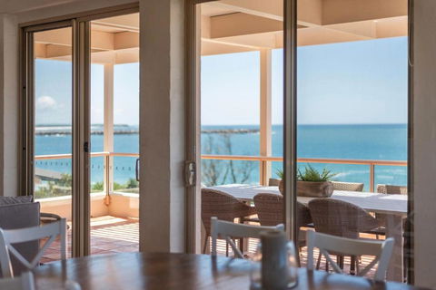 Sandrift Two - Oceanstays - Holiday Cairns 0