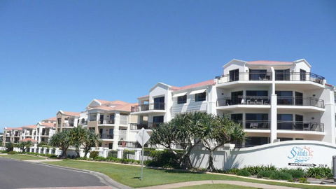 Sands 16, 20 - 22 Pacific Parade - Holiday Cairns 0