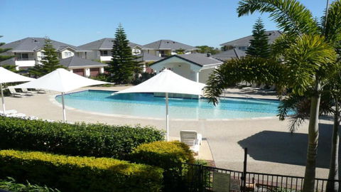 Sands 16, 20 - 22 Pacific Parade - Holiday Cairns 1