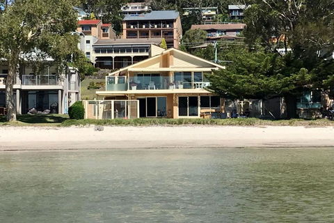 Sandy Beach House Corlette Unit 1 Waterfront WI-FI Aircon - Holiday Cairns 0