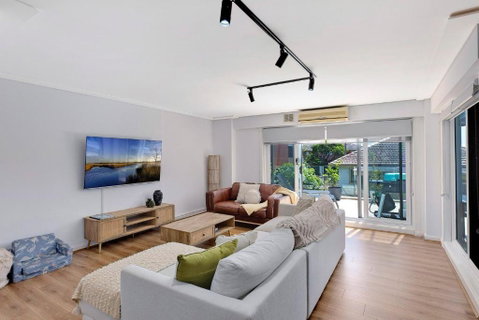 Sandy Cove Apartment The Entrance 8 - Holiday Cairns 1