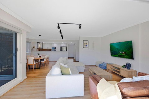 Sandy Cove Apartment The Entrance 8 - Holiday Cairns 2