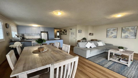 Sandy Cove Unit 6 - Holiday Cairns 2