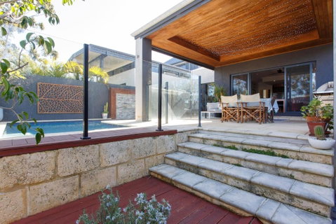 Stella Retreat - Townhouse With Pool - Holiday Cairns 2
