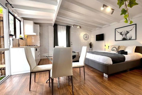 Studio C By Breckler Park - Holiday Cairns 1