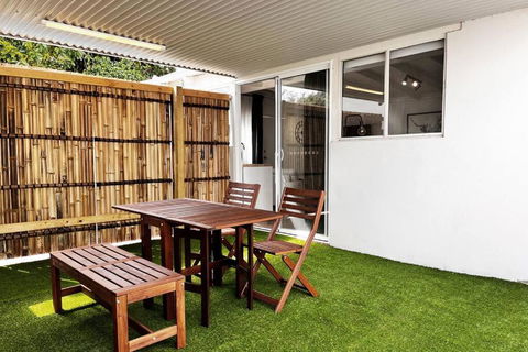 Studio C By Breckler Park - Holiday Cairns 2