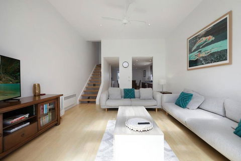 THE BAY - Luxury Accommodation By The Sea - Holiday Cairns 1