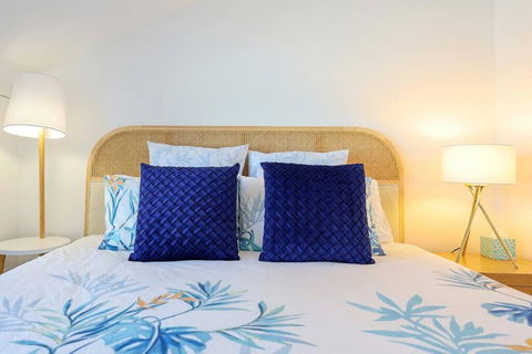 THE BAY - Luxury Accommodation By The Sea - Holiday Cairns 2